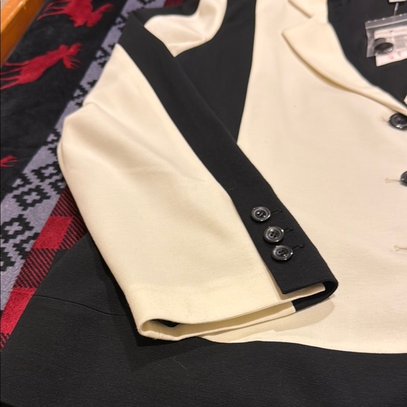 Chico's Black and Cream Blazers Timeless Suit Jackets - Picture 5 of 6